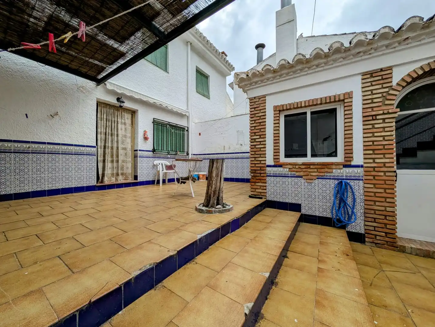 Vista exterior de Casa o xalet en venda en Loja amb Aire condicionat, Calefacció i Terrassa