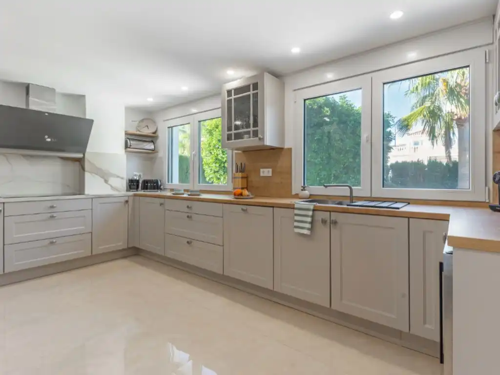 Kitchen of Houses for sale in El Campello  with Air Conditioner, Private garden and Swimming Pool