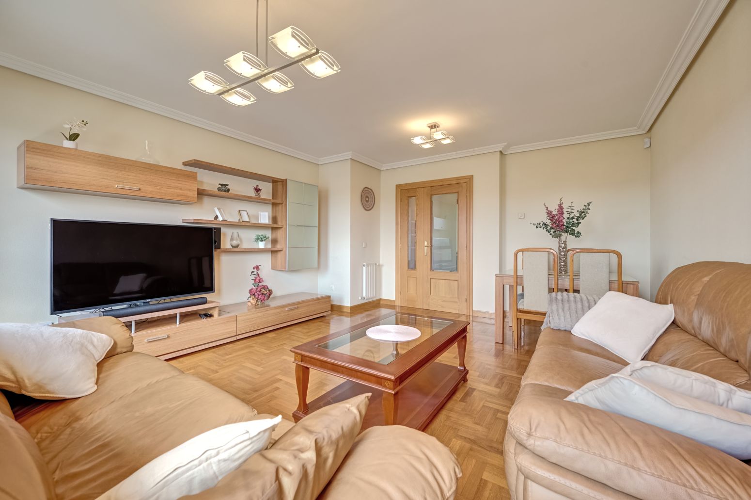 Living room of Flat for sale in  Pamplona / Iruña  with Heating, Private garden and Parquet flooring