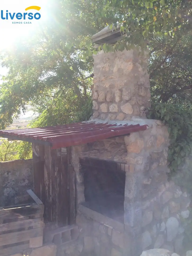 Jardí de Local en venda en Fuentespina amb Moblat
