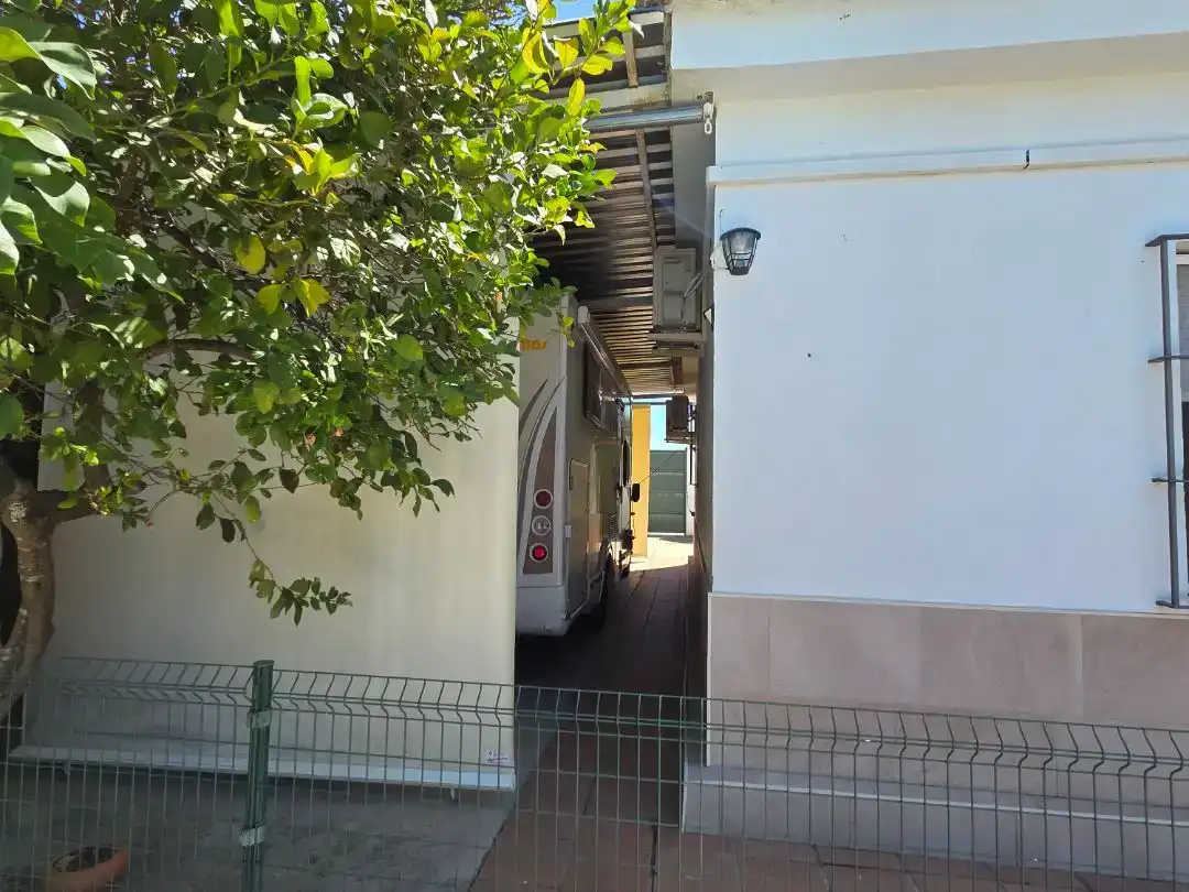 Aparcament de Casa o xalet en venda en Espartinas amb Aire condicionat i Piscina