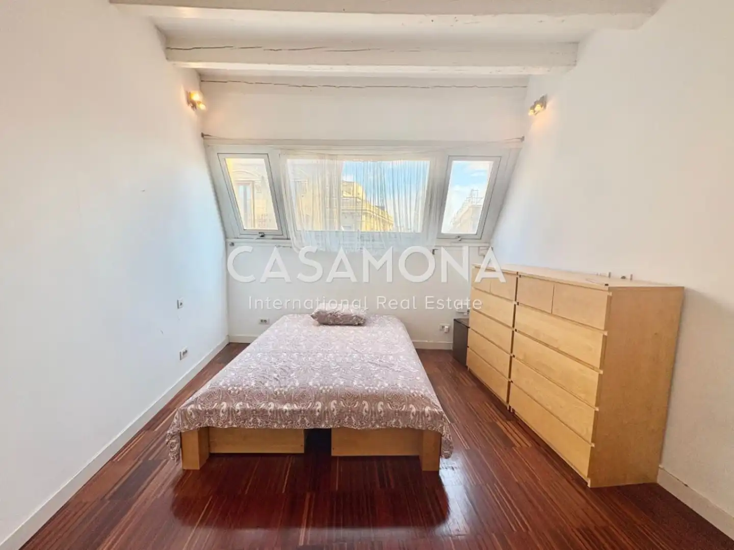 Schlafzimmer von Maisonette zum Verkauf in Barcelona mit Klimaanlage, Terrasse und Balkon
