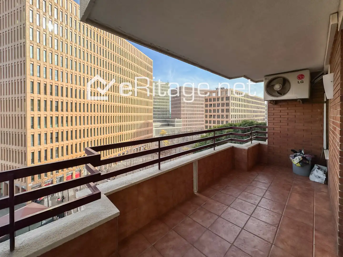 Terraza de Piso en venta en L'Hospitalet de Llobregat con Aire acondicionado, Calefacción y Parquet