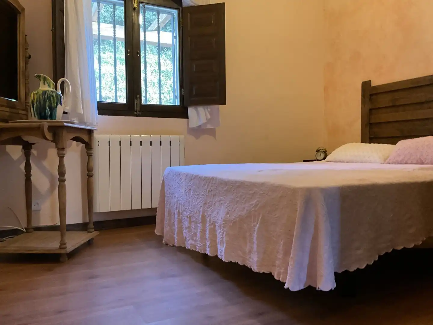 Bedroom of Country homes for sale in Bobadilla  with Parquet flooring, Terrace and Storage room