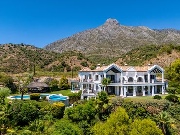 Casa amb piscina en venda a Milla de Oro