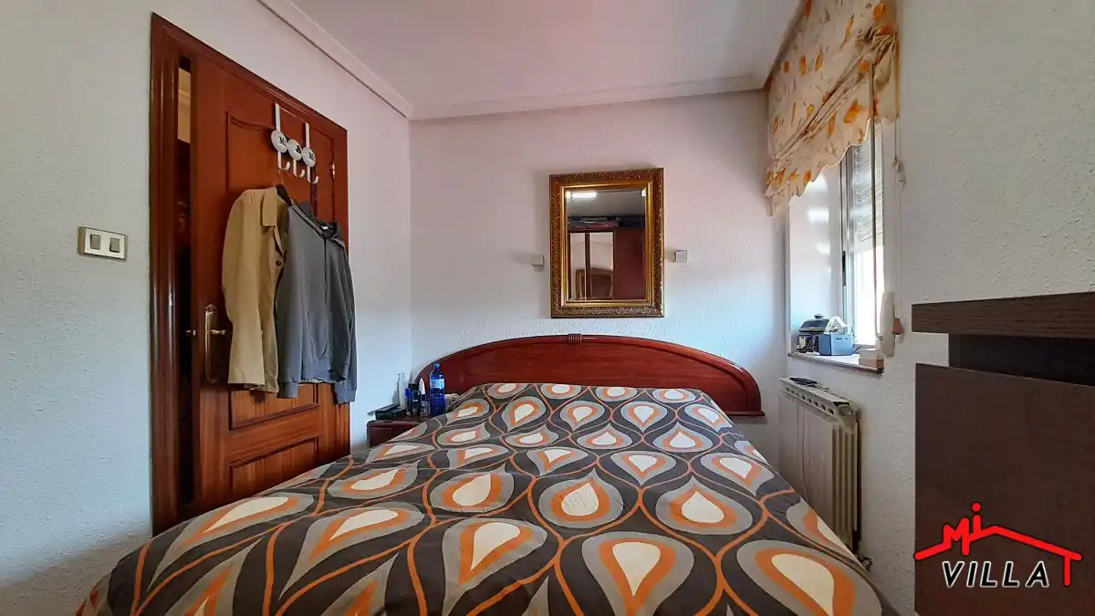 Habitación de Casa o chalet en venta en Laredo con Terraza y Amueblado