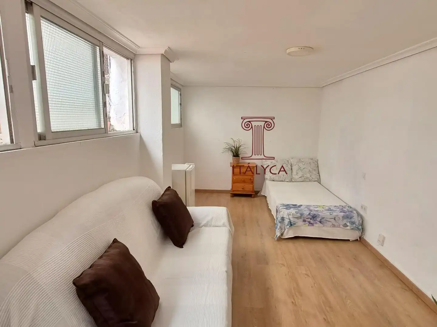 Estudio en venta en Sevilla con Trastero