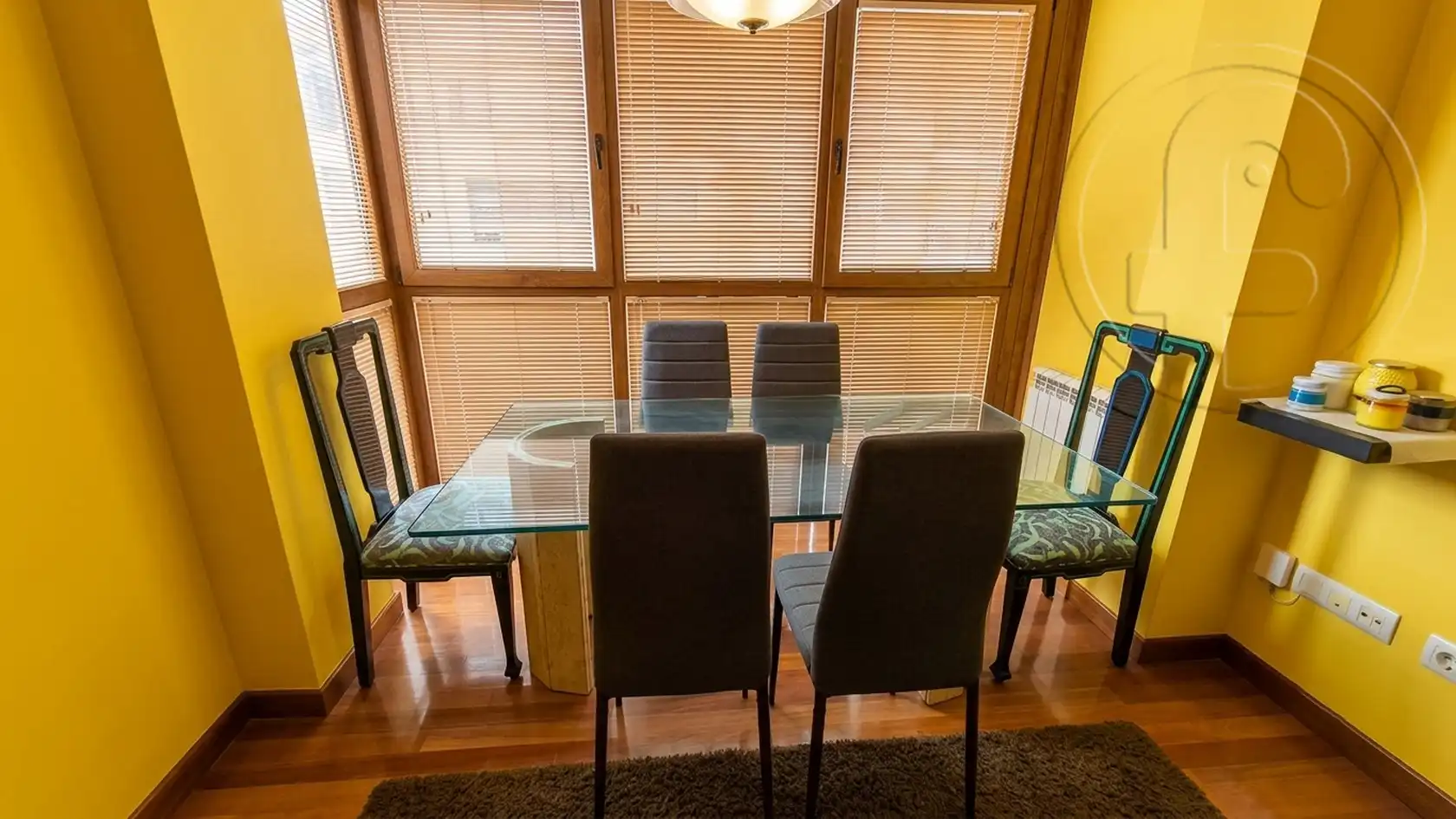 Comedor de Piso en venta en Voto con Calefacción, Parquet y Amueblado