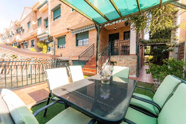 Casa adosada en Venta en Calle Río Tajo en Zona el Caño