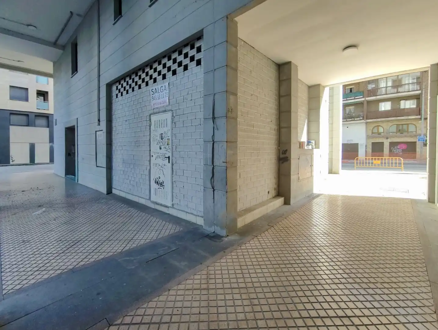 Vista exterior de Local en venta en Urnieta