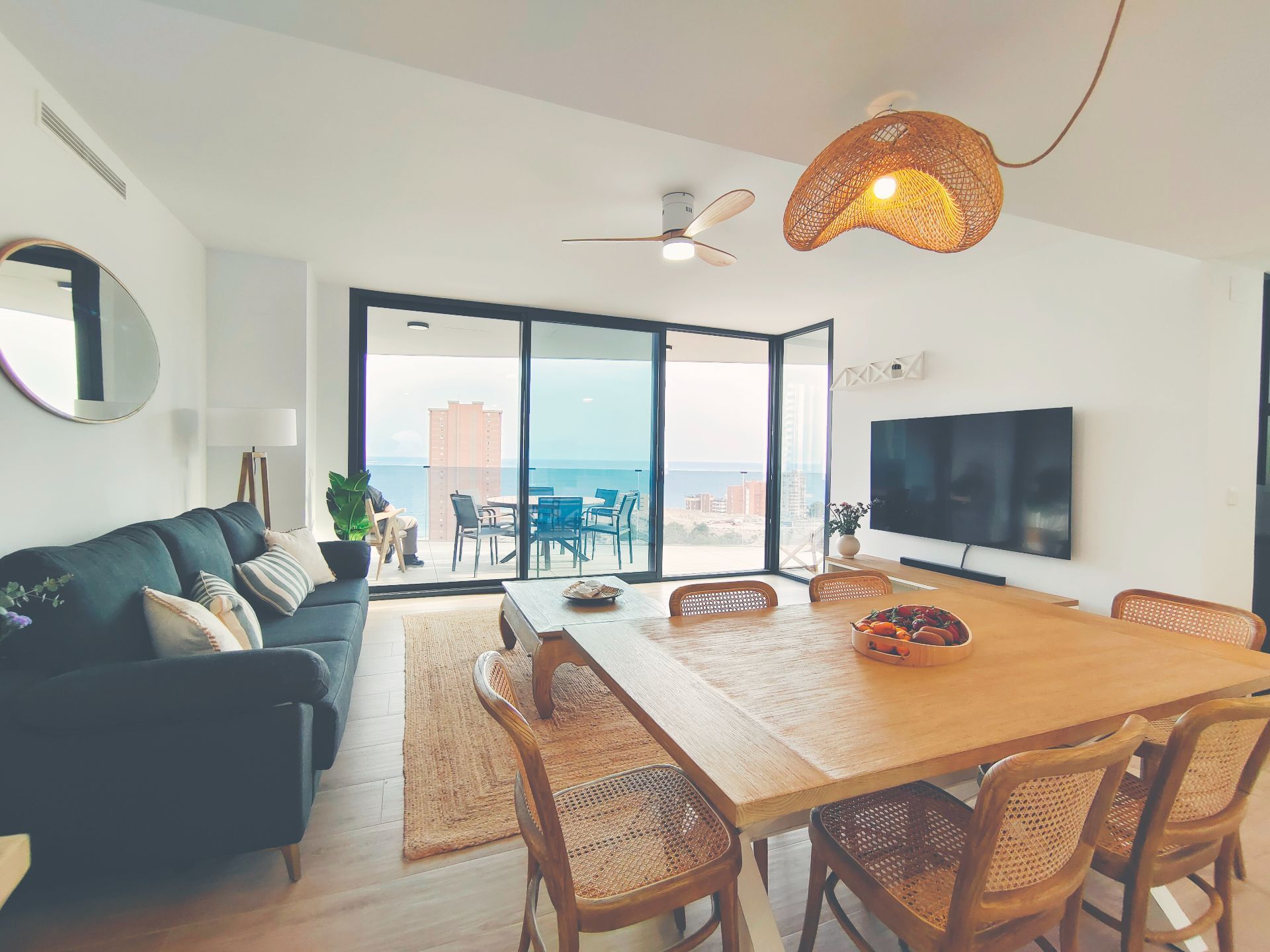 Sala d'estar de Apartament de lloguer en Benidorm amb Aire condicionat, Calefacció i Terrassa