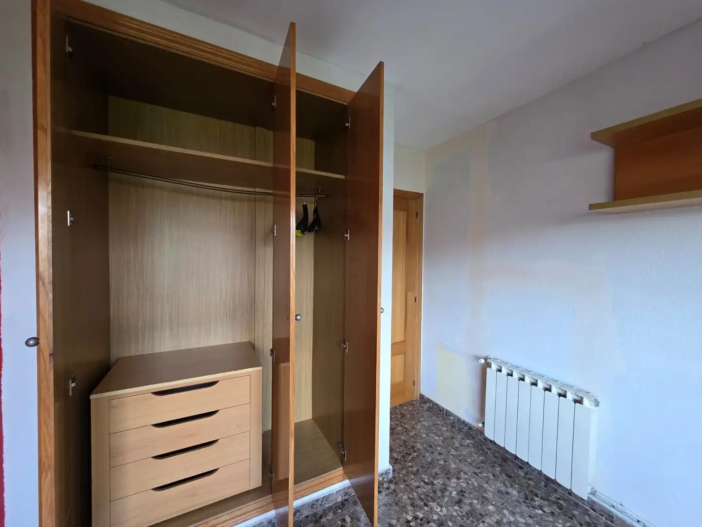 Bedroom of Flat for rent in Valencia  with Heating