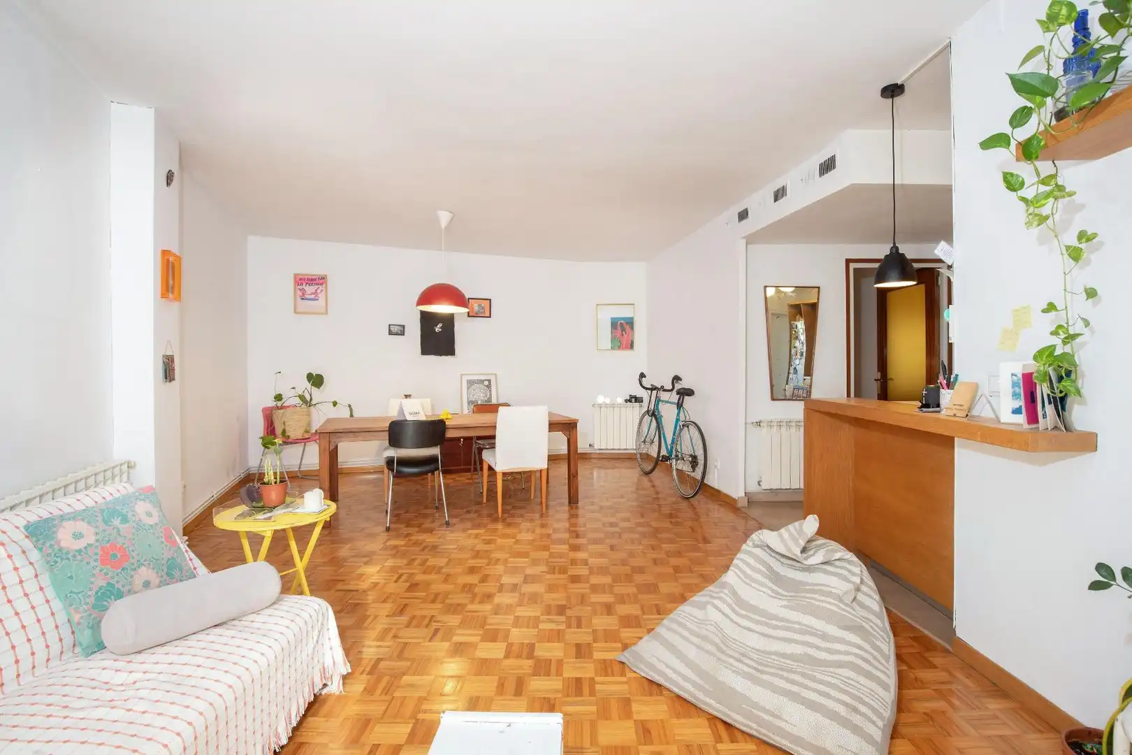 Vista exterior de Piso en venta en Terrassa con Aire acondicionado, Calefacción y Parquet