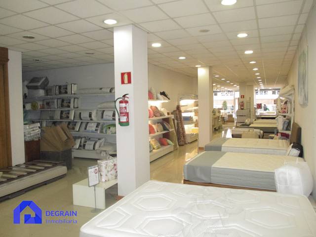 Local comercial en Venta en Oviedo - Calle Aureliano San Román en Milán - Pumarín