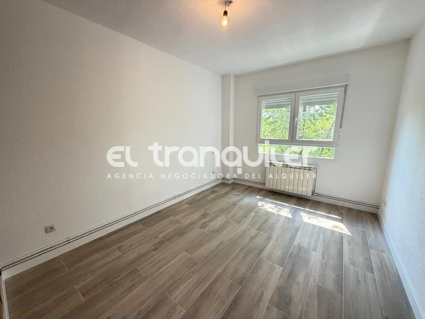 Schlafzimmer von Wohnung zur Miete in Madrid mit Parkett, Terrasse und Haustiere erlaubt