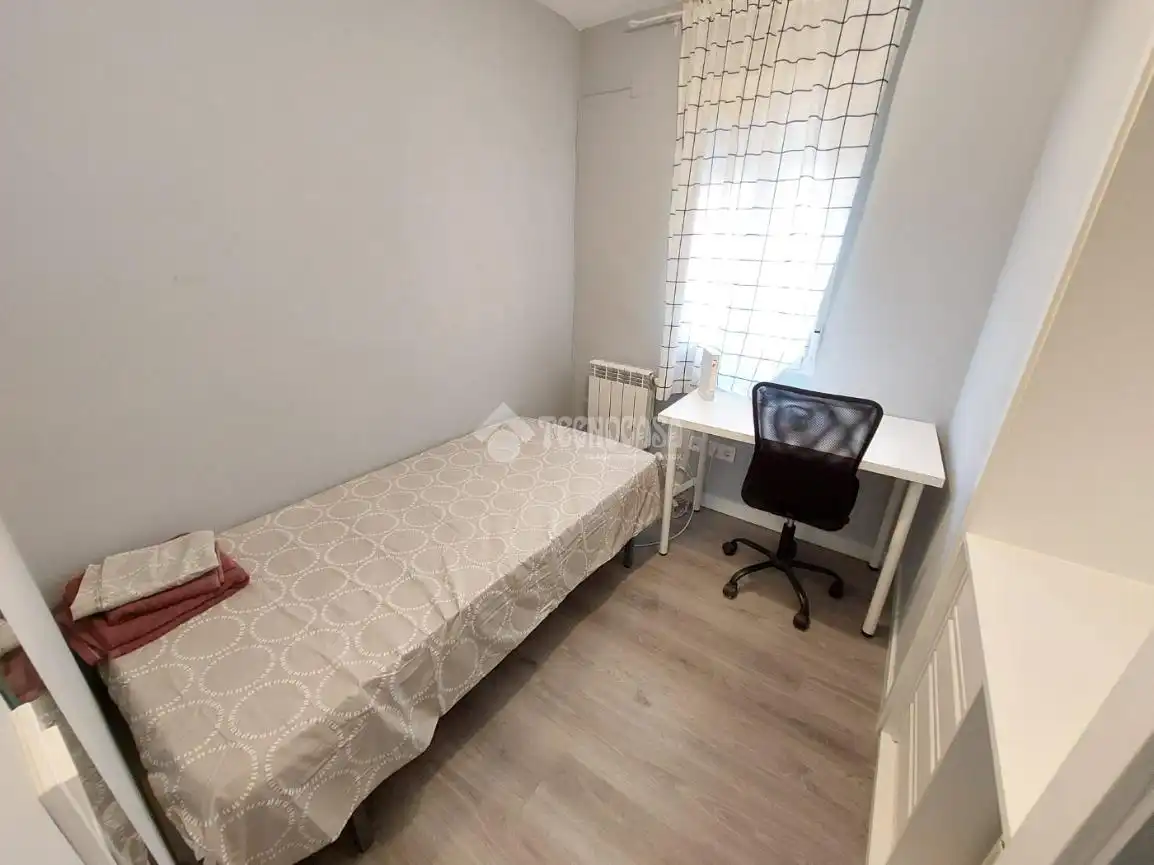 Dormitori de Pis de lloguer en Getafe amb Calefacció i Moblat