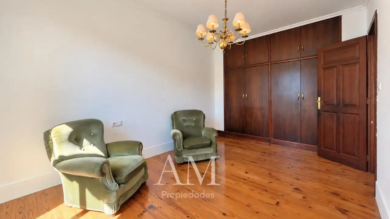 Sala de estar de Casa o chalet en venta en Vigo  con Calefacción, Jardín privado y Terraza