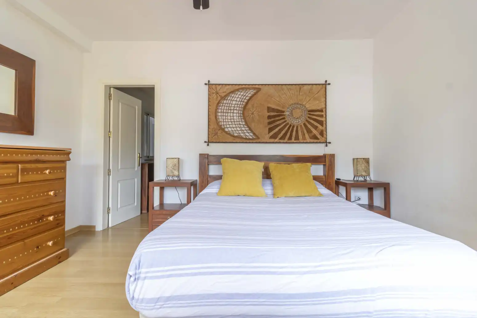 Bedroom of Houses for sale in Carmona  with Air Conditioner, Private garden and Swimming Pool