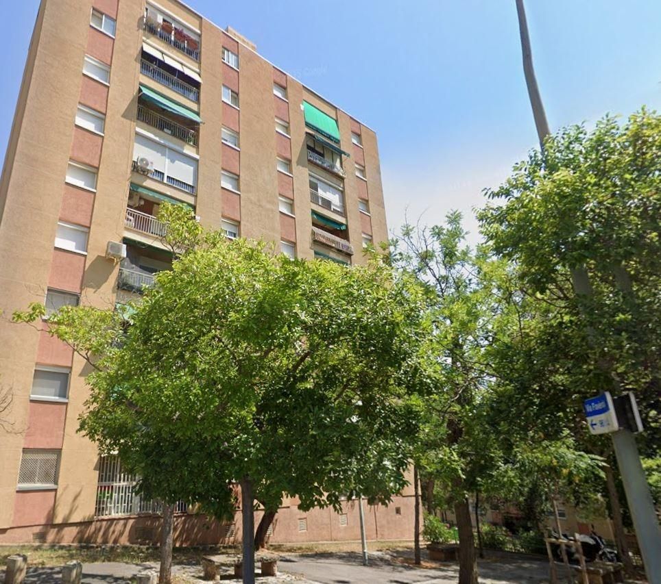 Vista exterior de Apartament en venda en  Barcelona Capital amb Terrassa i Balcó