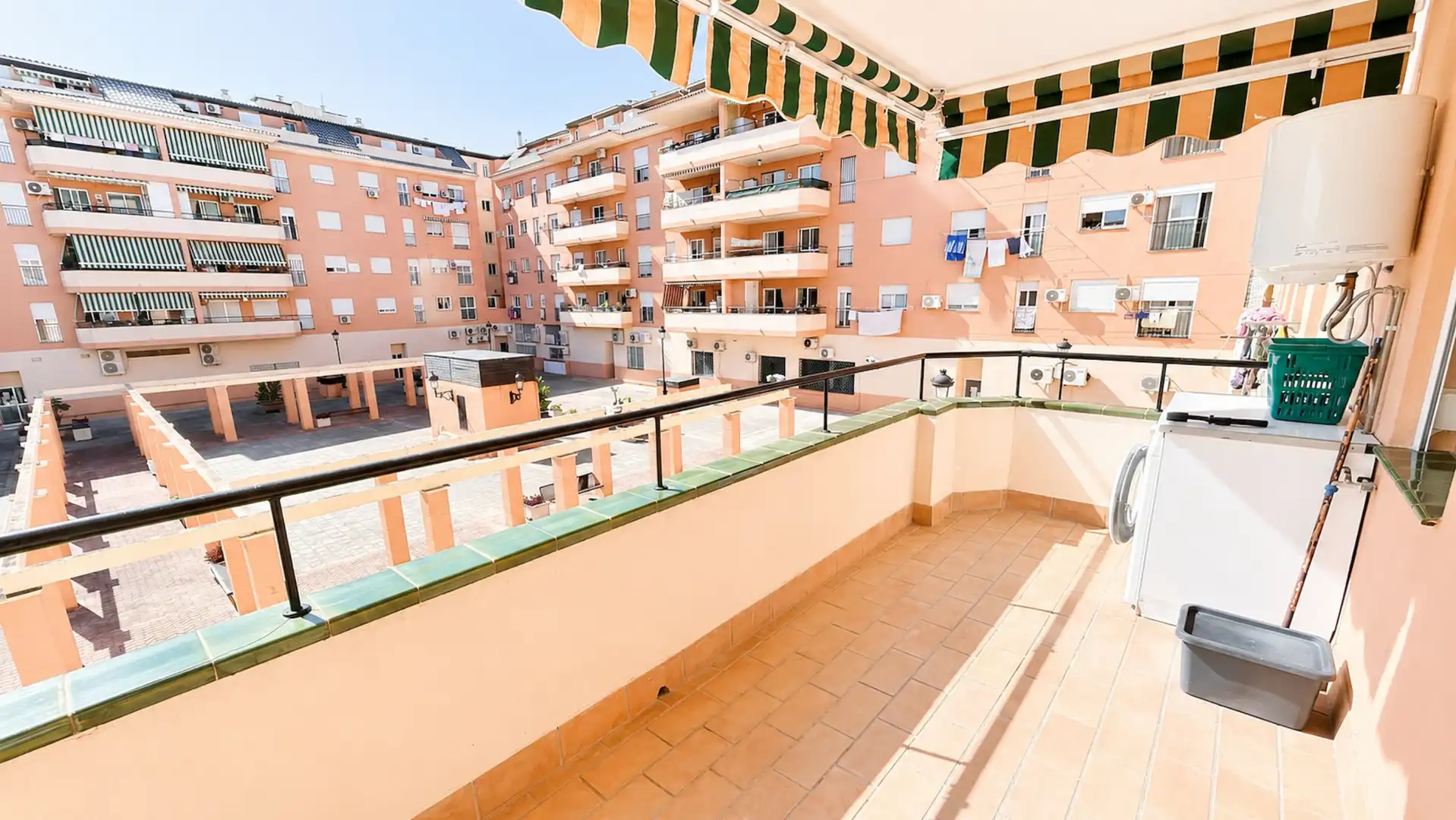 Terrassa de Apartament en venda en Manilva amb Terrassa, Moblat i Balcó