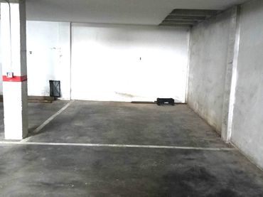 Plaça d'aparcament individual amb ascensor en venda a Carrer Encarnación