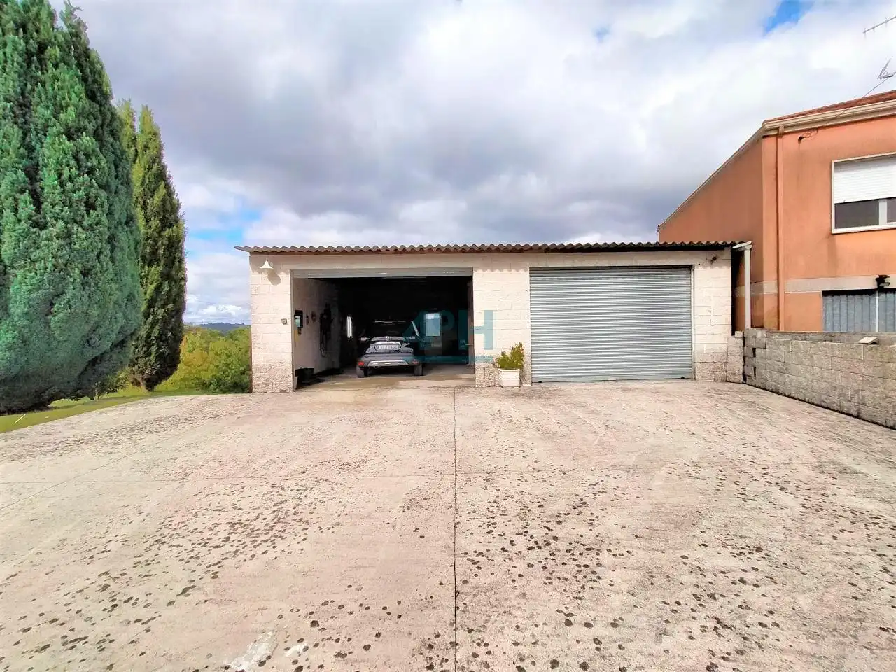Parking de Casa o chalet en venta en Amoeiro con Calefacción, Jardín privado y Terraza