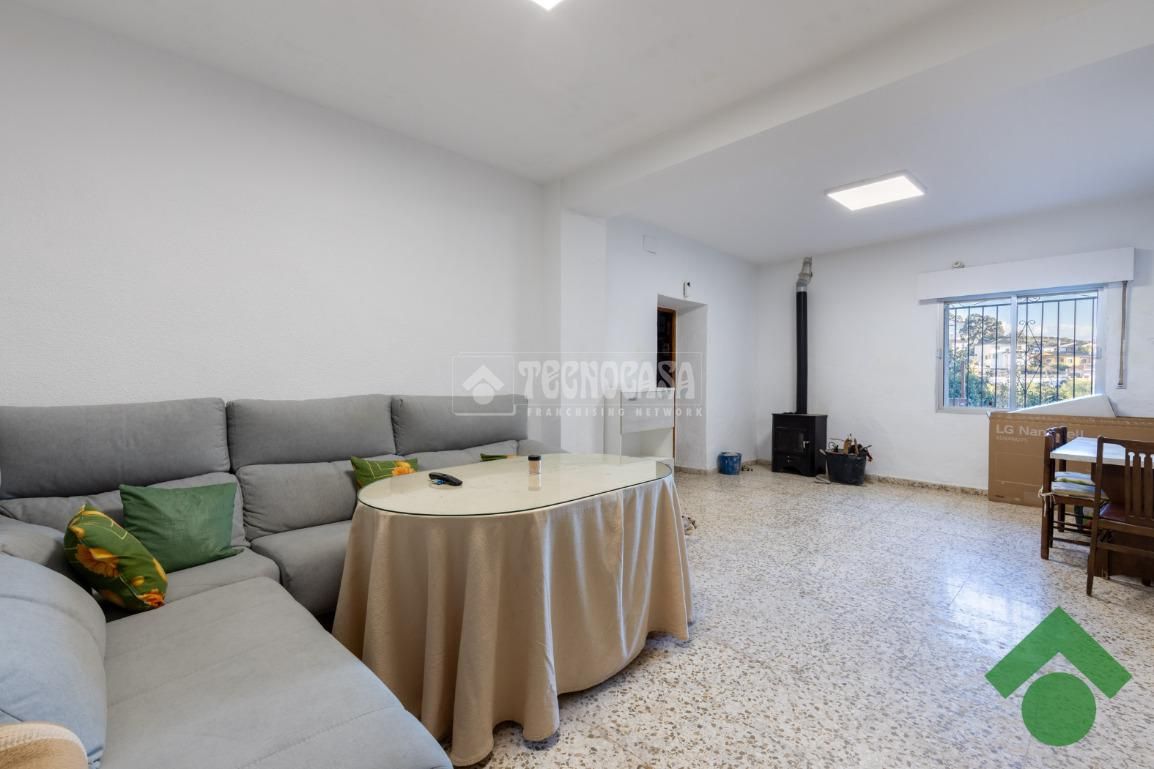 Sala d'estar de Casa adosada en venda en Alfacar