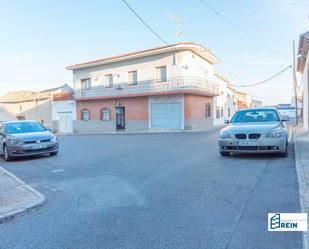 Vista exterior de Casa o xalet en venda en Añover de Tajo amb Aire condicionat, Terrassa i Balcó