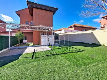 Casa bifamiliare in vendita a Calle ENTREBOSQUES