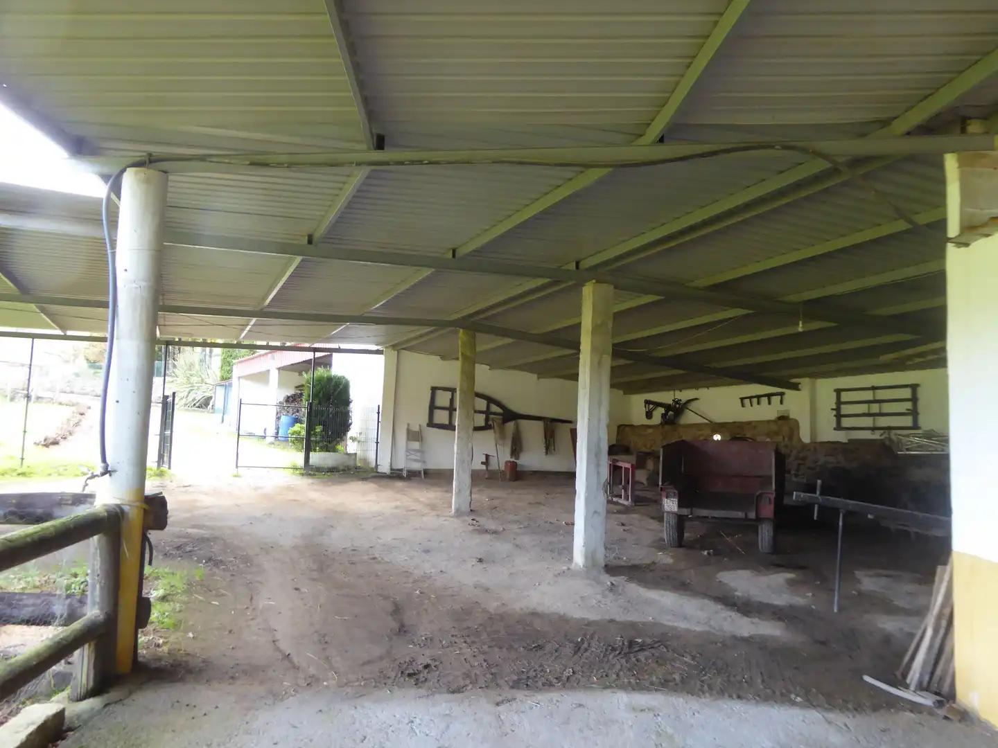 Parkplatz von Country house zum Verkauf in Tui mit Klimaanlage, Heizung und Privatgarten