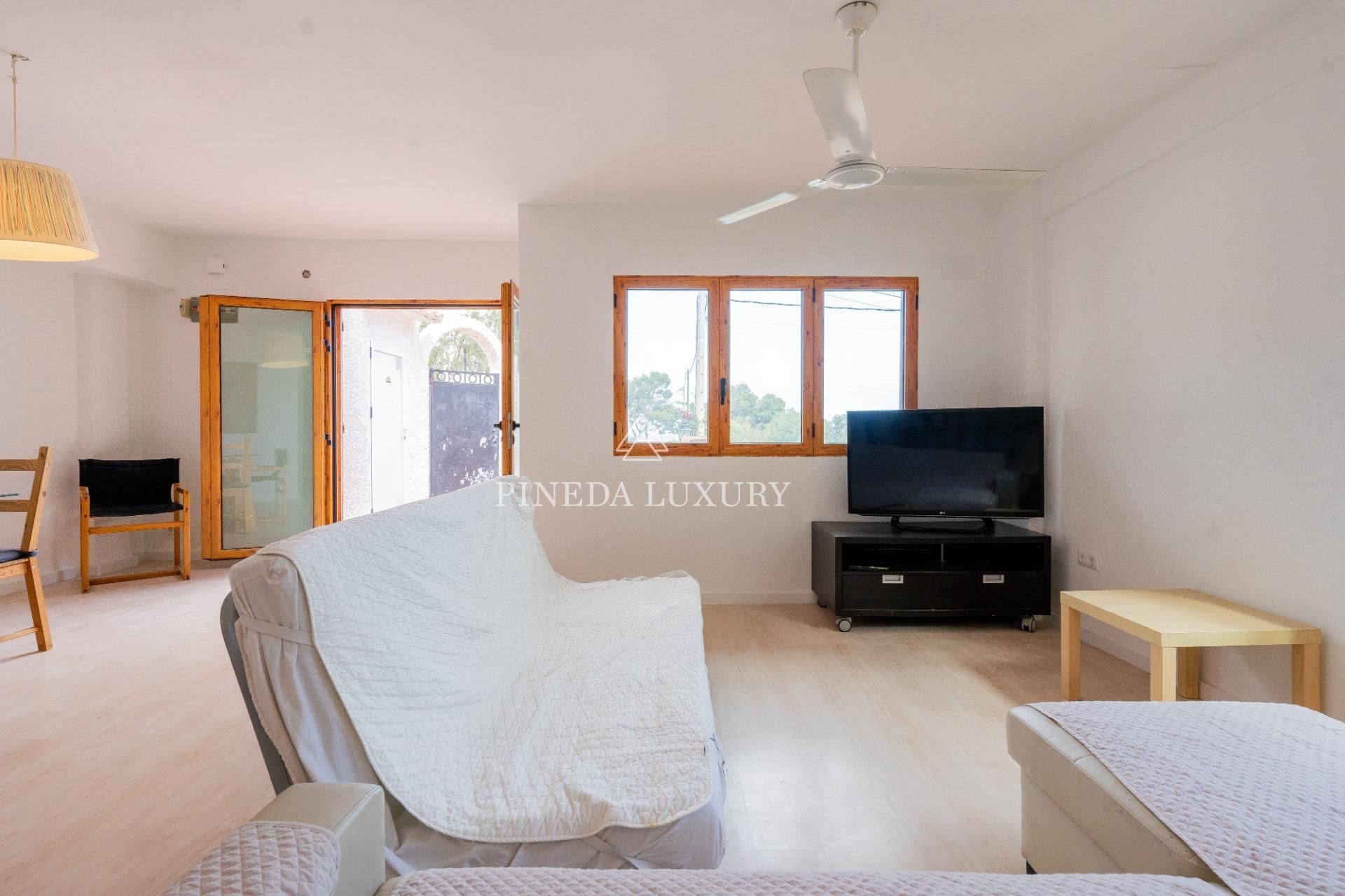 Dormitori de Apartament en venda en Sagunto / Sagunt amb Terrassa, Traster i Piscina comunitària