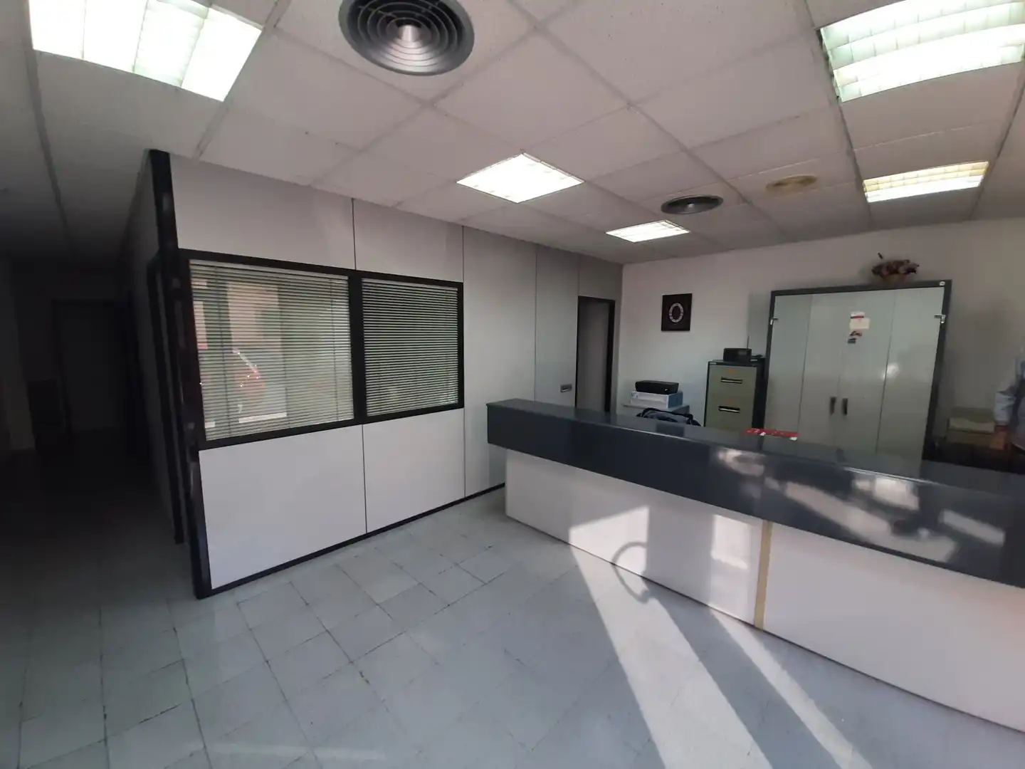 Locale commerciale in vendita a Centre