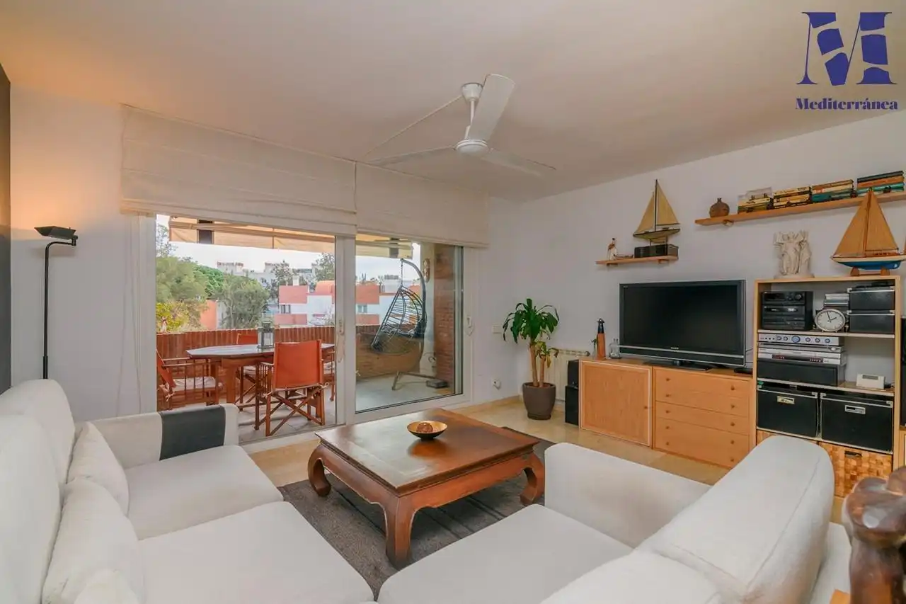 Living room of Flat for sale in Castelldefels  with Heating, Parquet flooring and Terrace