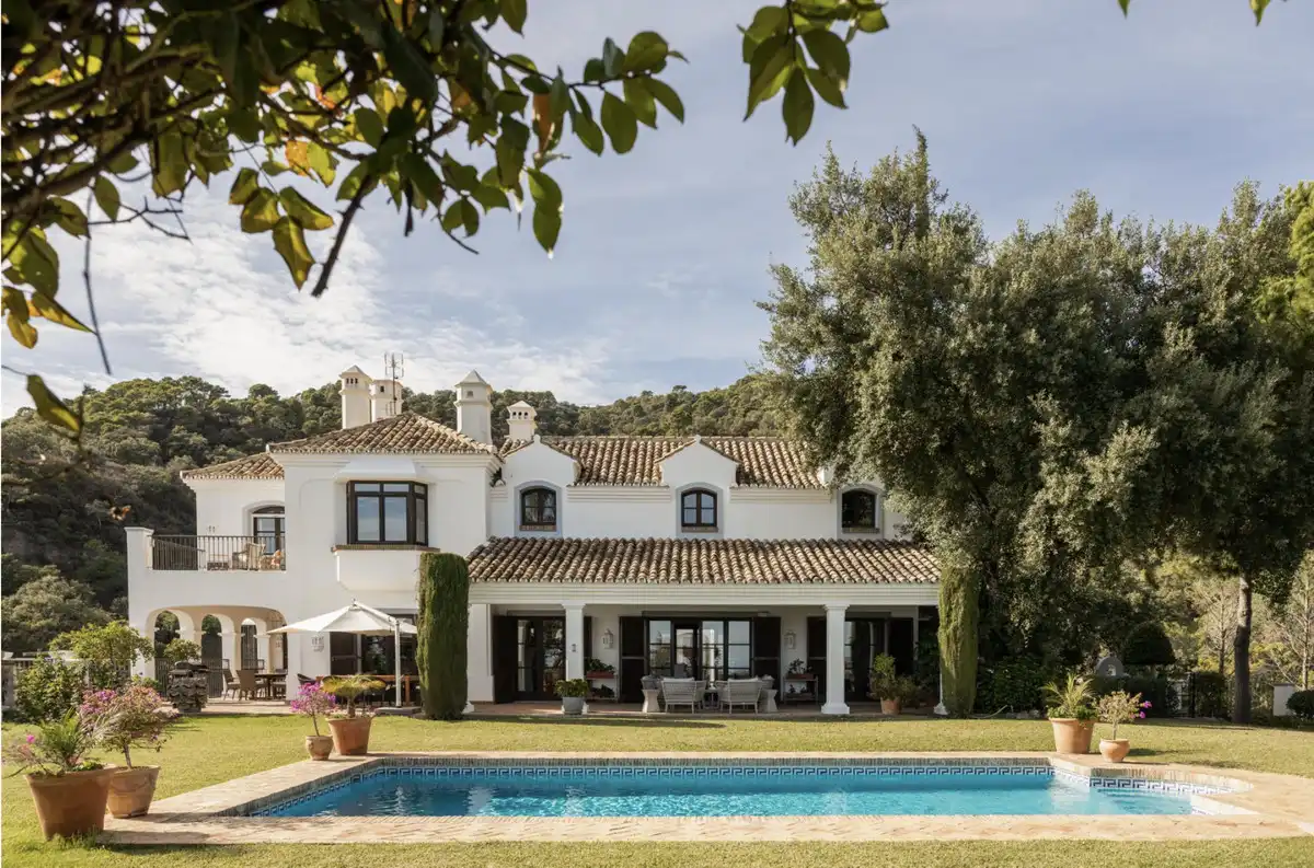 Garden of Detached homes for sale in Benahavís  with Air Conditioner, Terrace and Jacuzzi