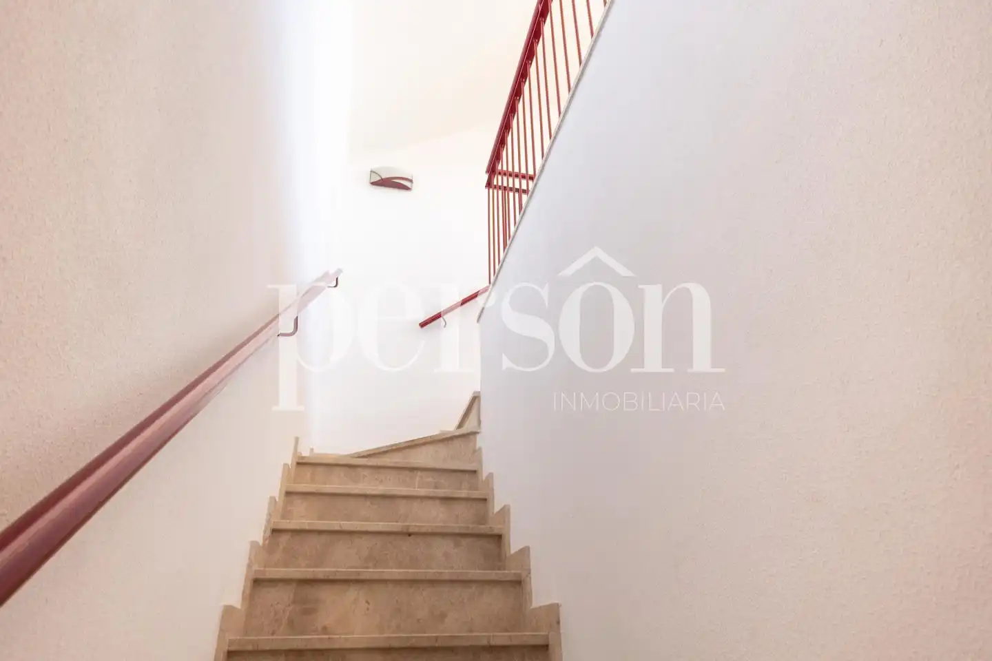 Maisonette zur Miete in Manises mit Klimaanlage, Terrasse und Möbliert