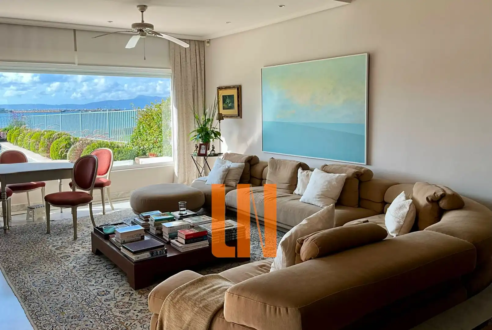 Sala d'estar de Casa o xalet en venda en O Grove   amb Aire condicionat, Calefacció i Jardí privat