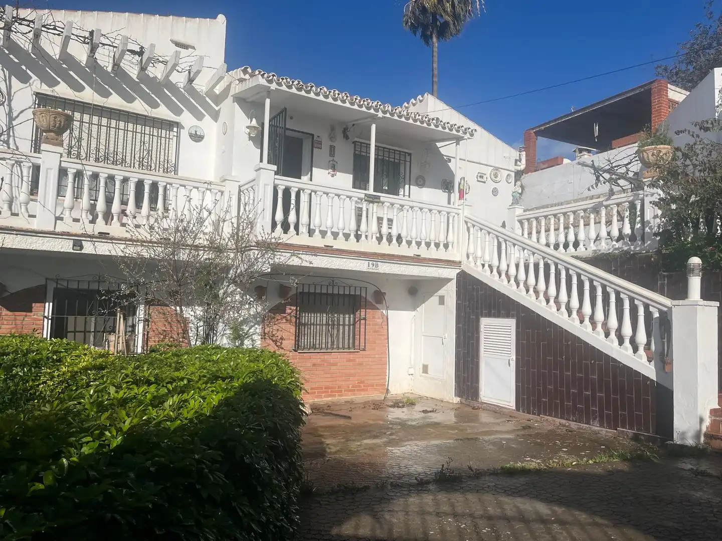 Vista exterior de Casa o xalet en venda en Vélez-Málaga amb Jardí privat i Terrassa
