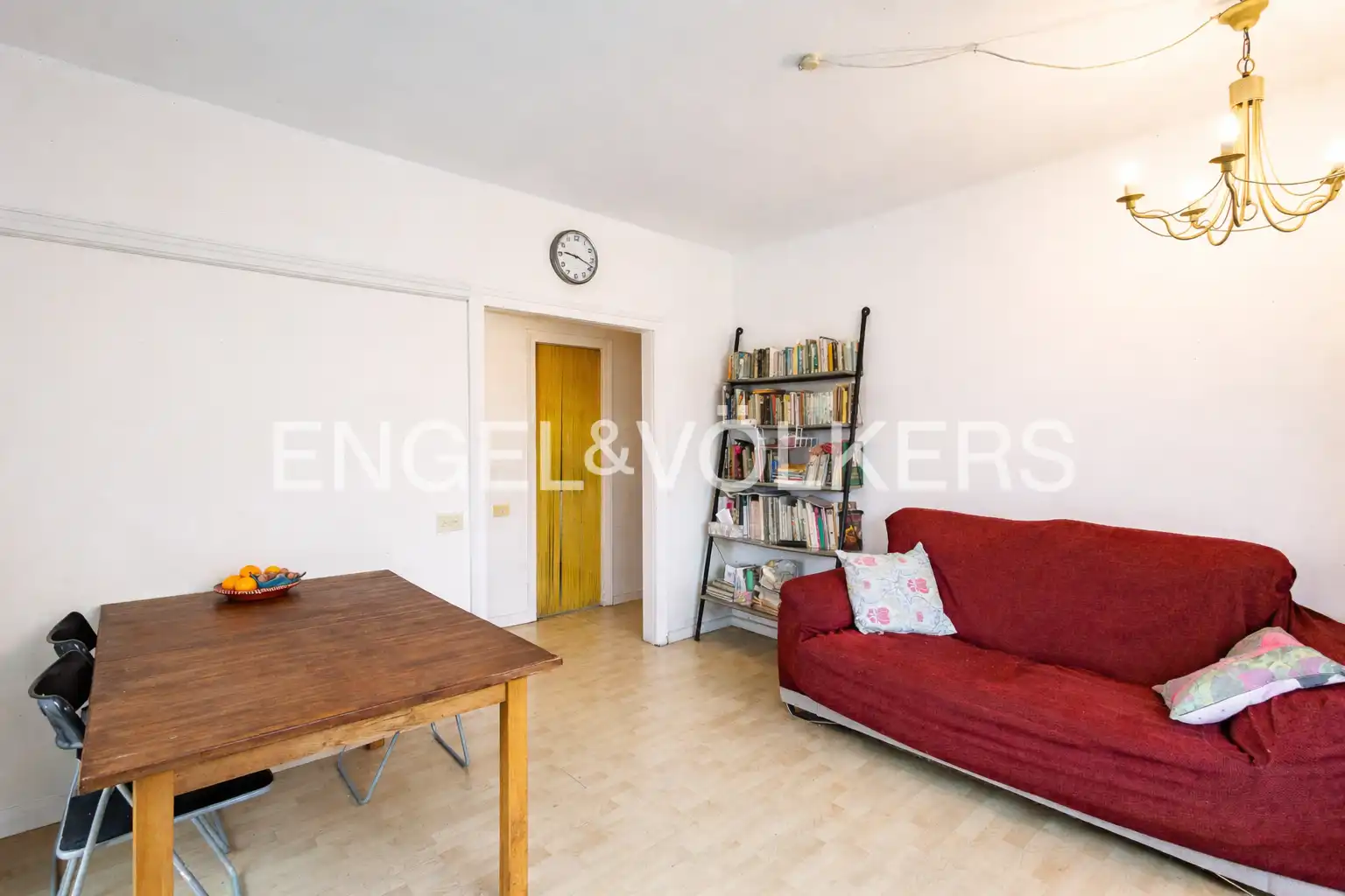 Sala d'estar de Casa o xalet en venda en Sant Just Desvern amb Calefacció i Parquet