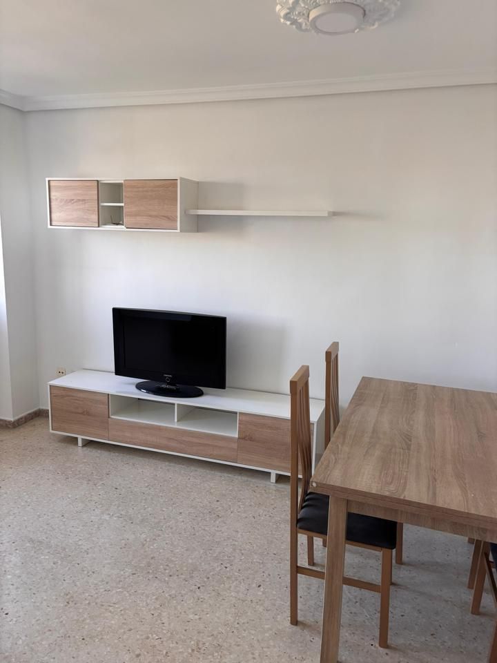 Living room of Flat to rent in  Sevilla Capital  with Air Conditioner and Furnished