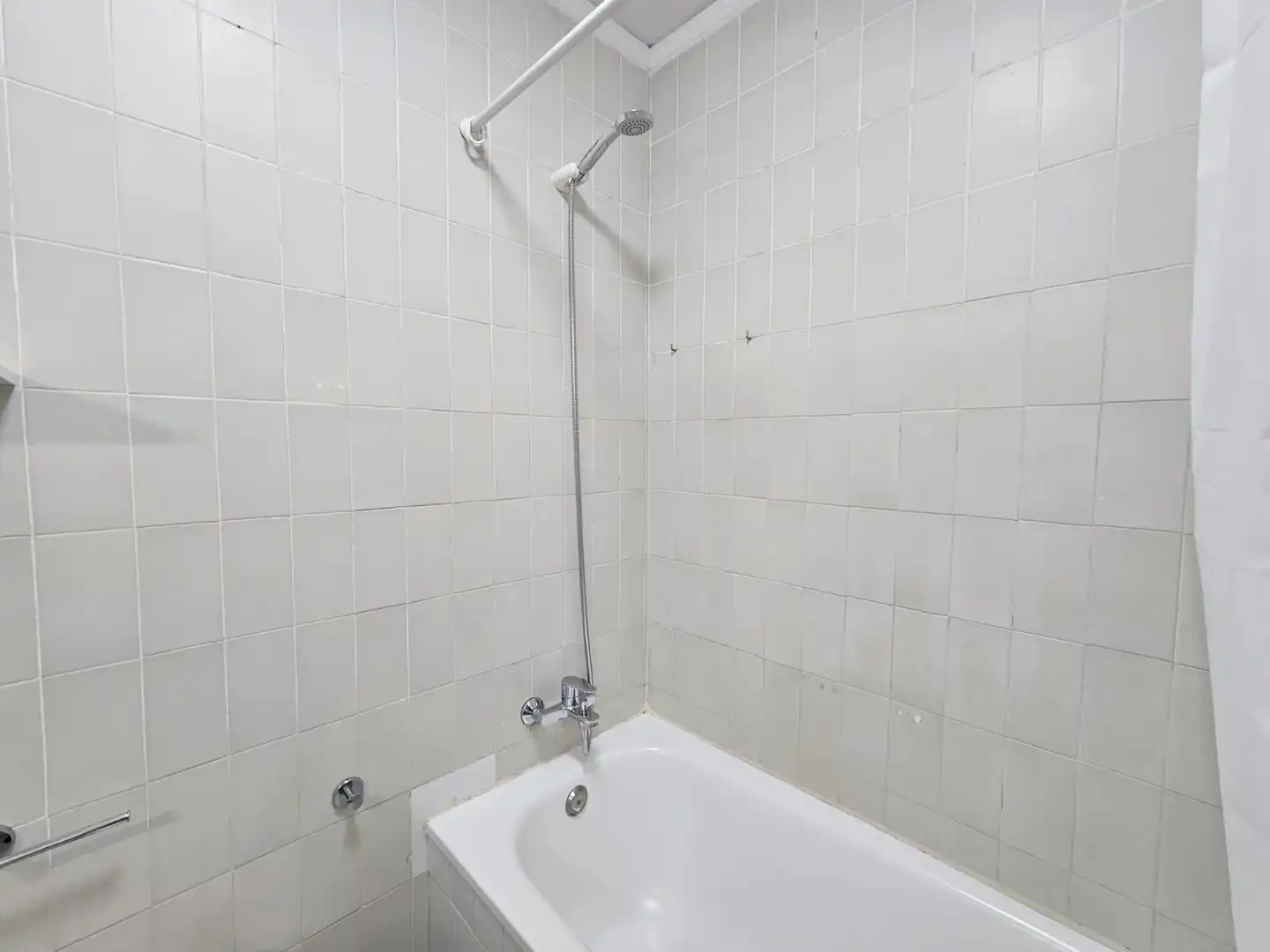 Room in Avenida Francisco la Roche, 57, Urbanización Anaga