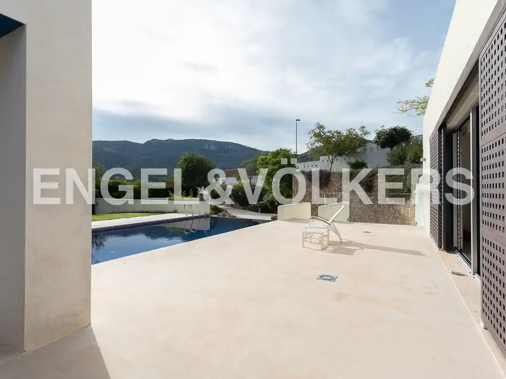 Vista exterior de Casa o xalet en venda en Rugat amb Aire condicionat, Calefacció i Jardí privat