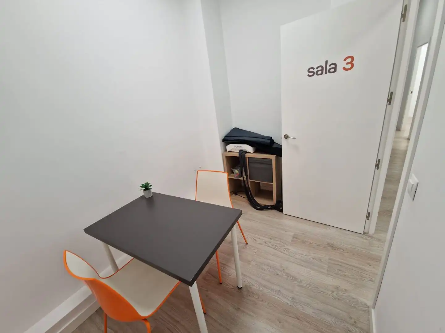 Büro zur Miete in Madrid mit Klimaanlage, Heizung und Internet
