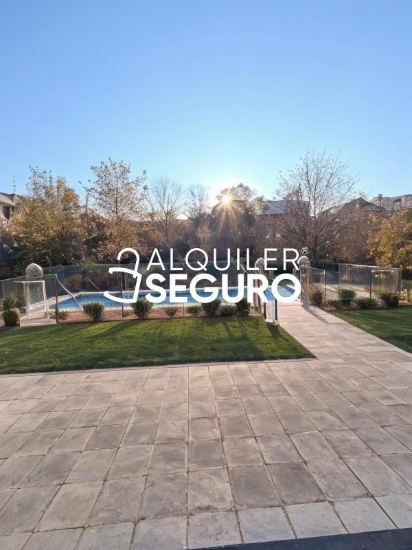 Jardí de Pis de lloguer en Torrejón de Ardoz amb Calefacció i Piscina