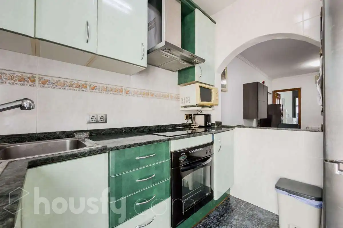 Kitchen of Houses for sale in Badalona  with Air Conditioner, Heating and Terrace