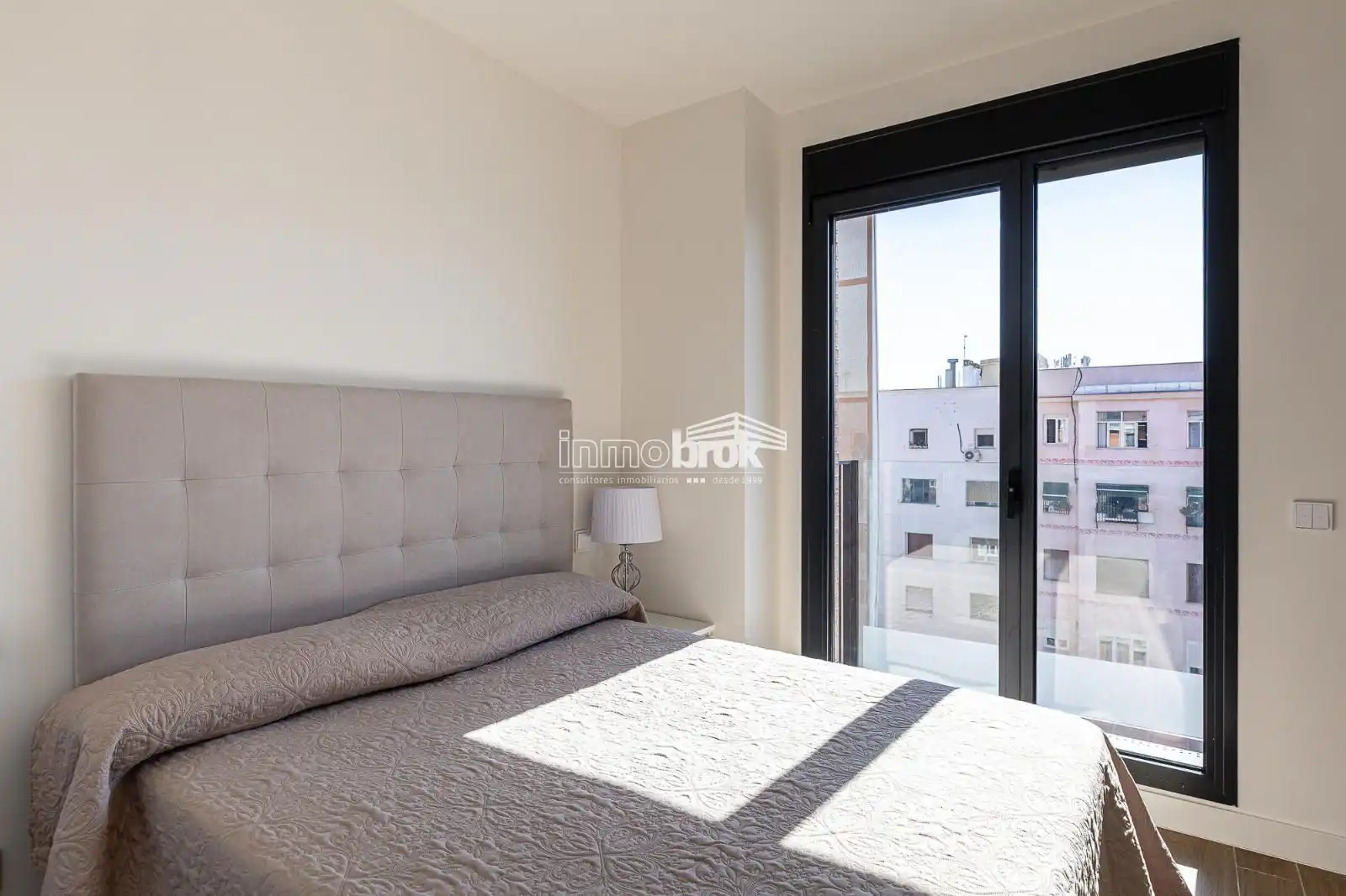 Habitación de Piso de alquiler en Madrid con Aire acondicionado, Trastero y Piscina