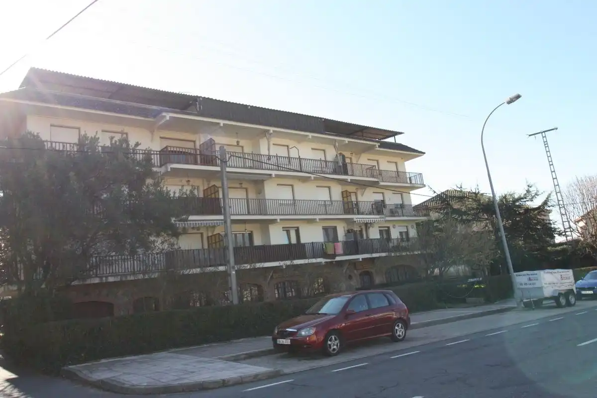 Vista exterior de Piso en venta en Arenas de San Pedro con Jardín privado, Terraza y Balcón