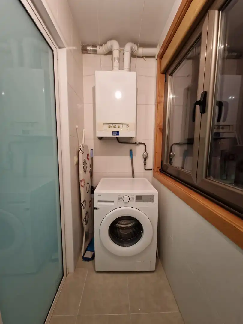 Baño de Dúplex de alquiler en Ordes con Calefacción, Parquet y Terraza