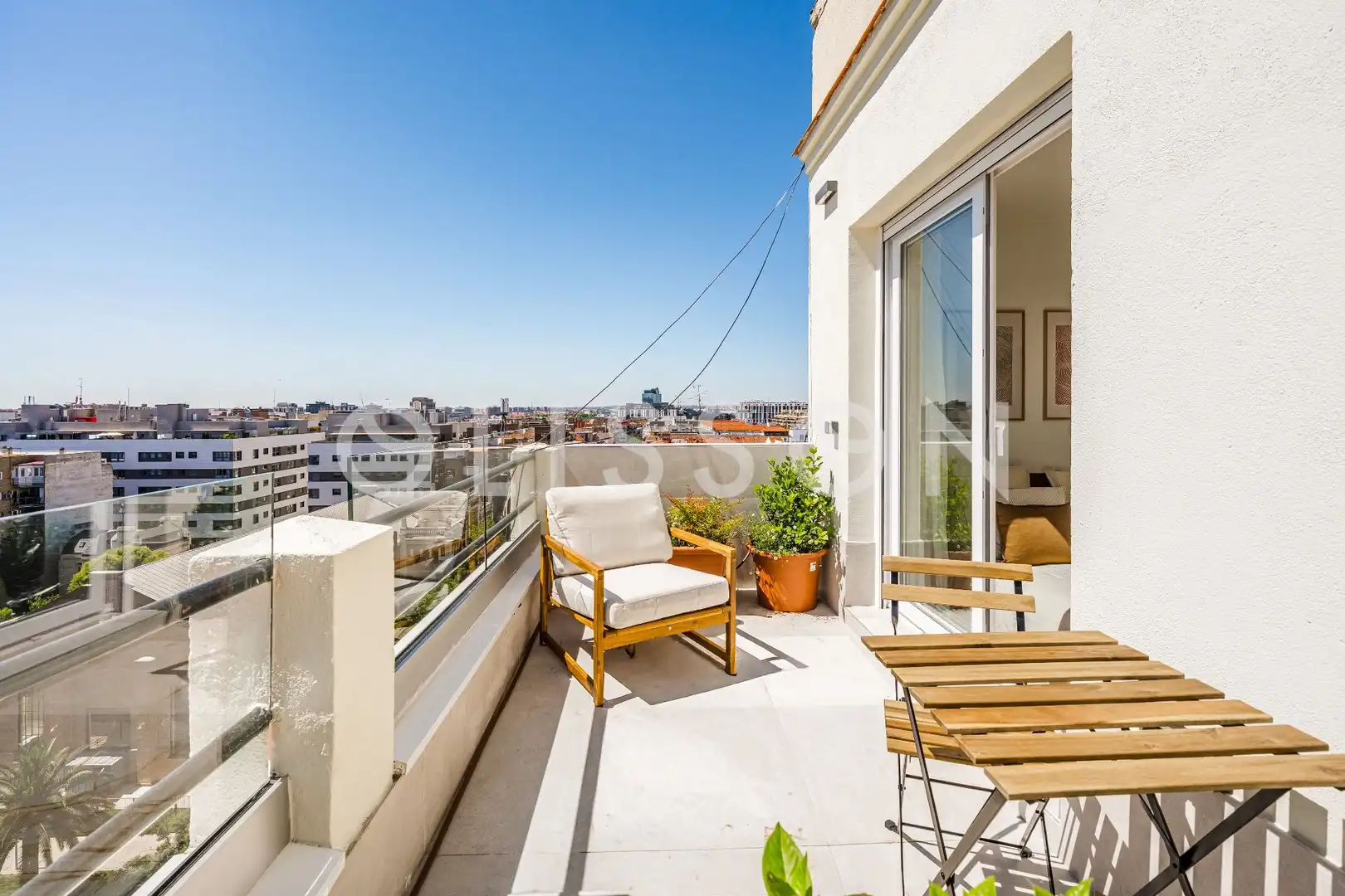Terraza de Piso en venta en Madrid con Aire acondicionado, Calefacción y Jardín privado