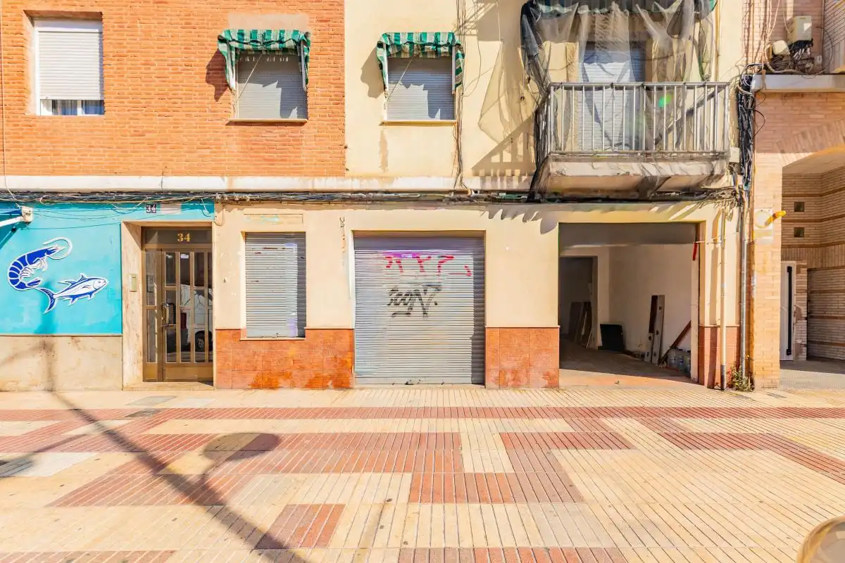 Erdgeschoss zum Verkauf in Meliana mit Heizung, Terrasse und Abstellraum