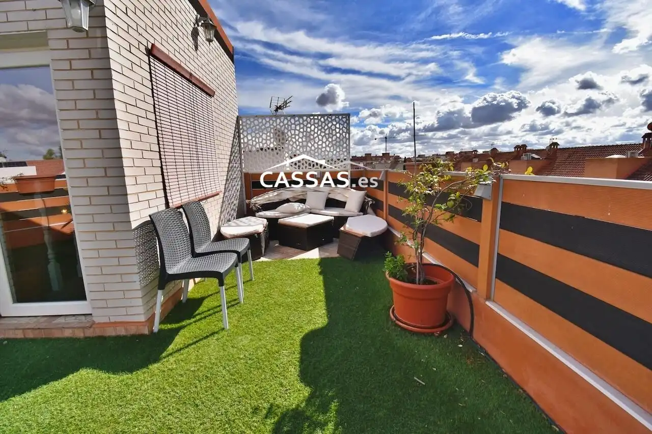 Casa adosada en venda a Calle baco, Fresnos I y II